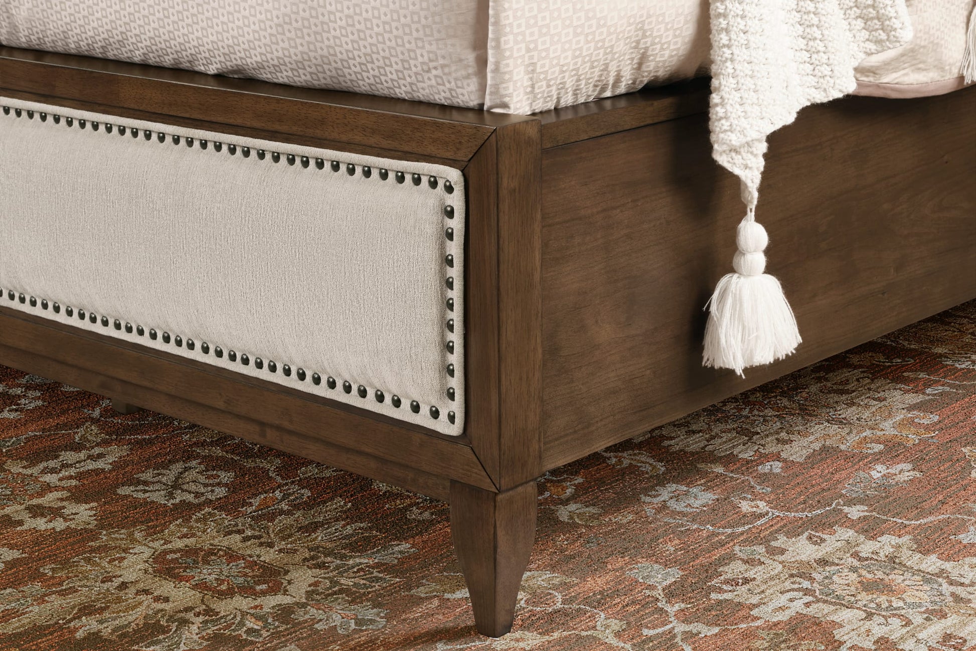 Bellevue King Bed - W1042-90K