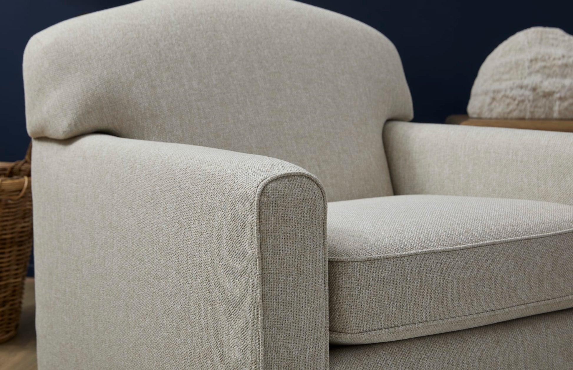 Aggie Swivel Chair