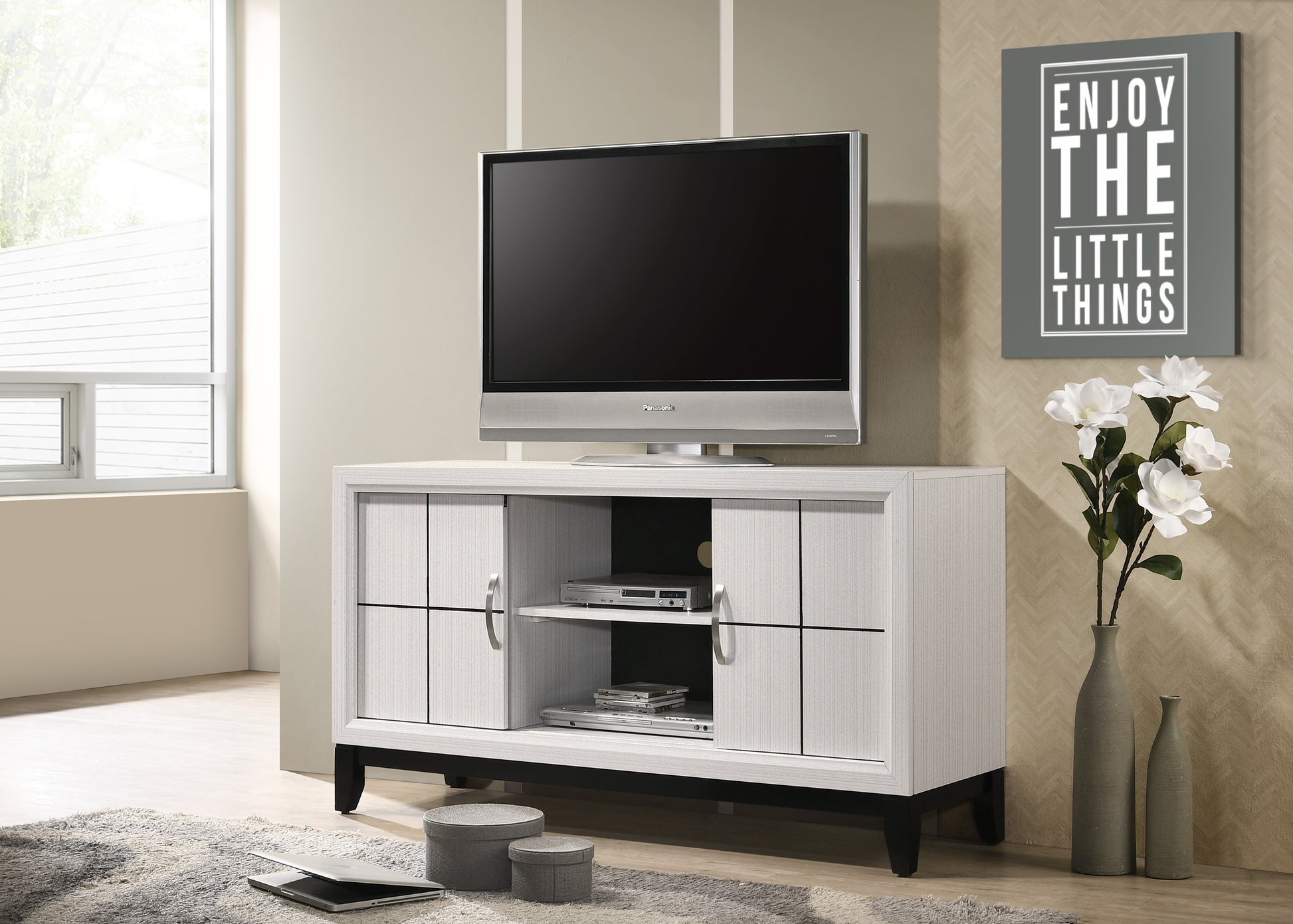 Akerson Chalk Bedroom Collection