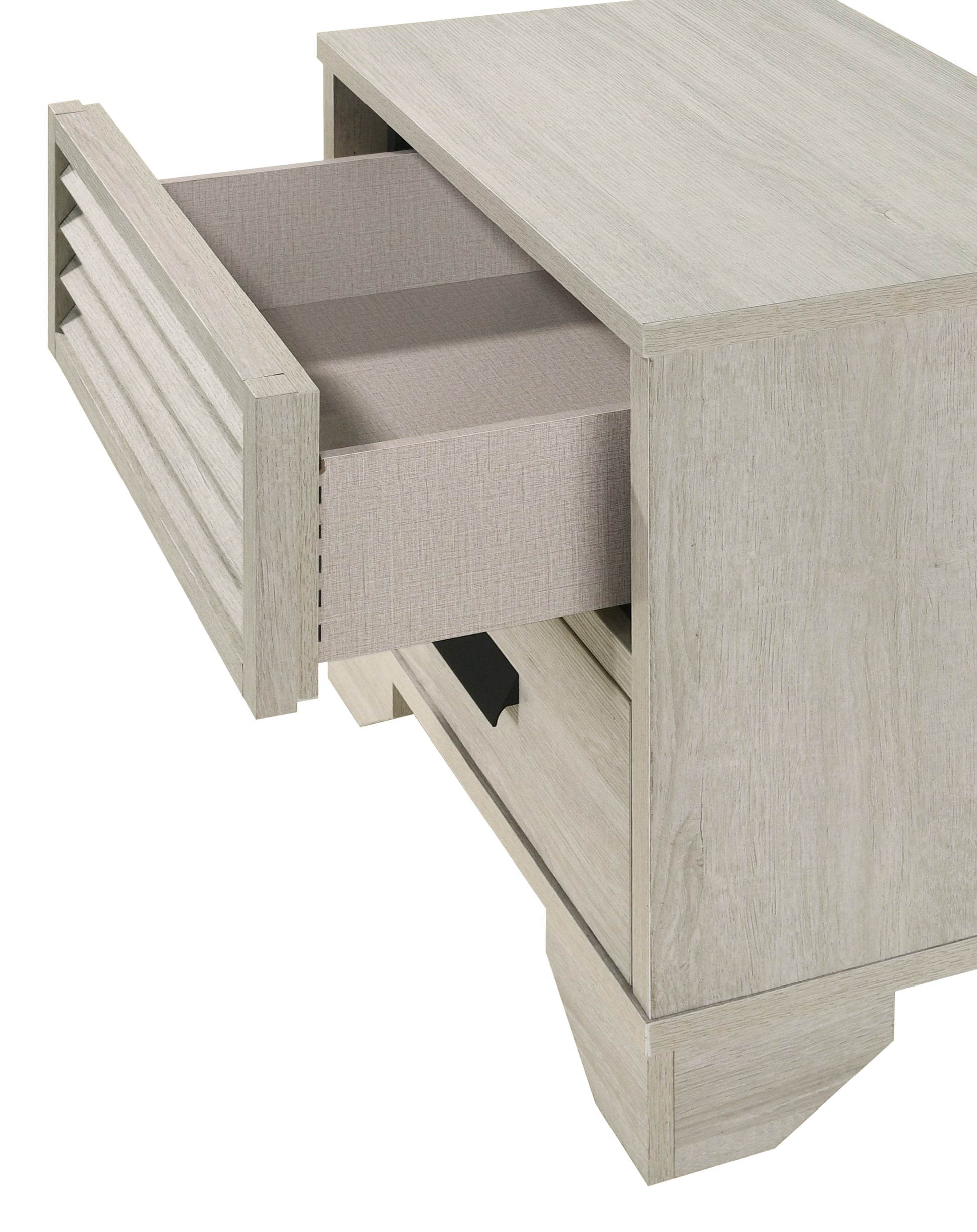 Sarter White Bedroom Collection