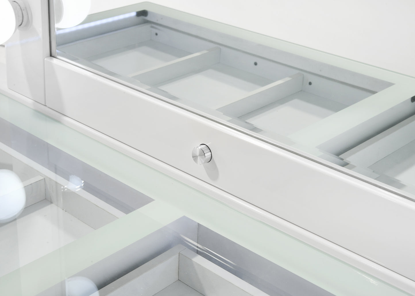 Luxo White Vanity Collection