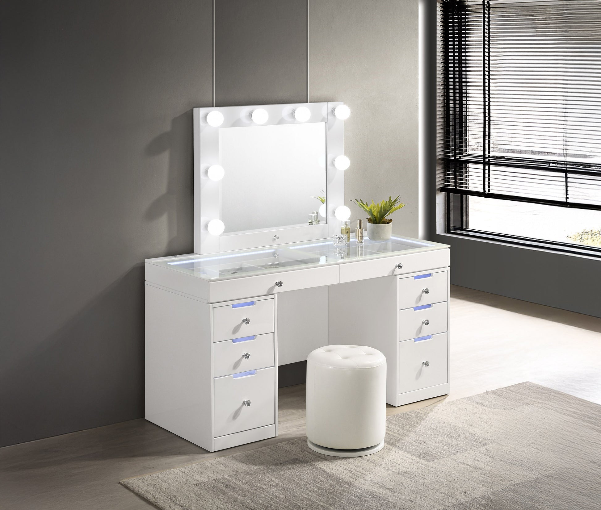 Luxo White Vanity Collection