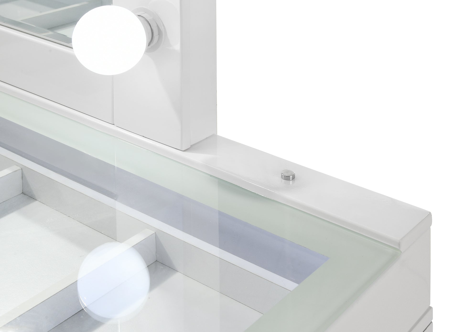 Luxo White Vanity Collection