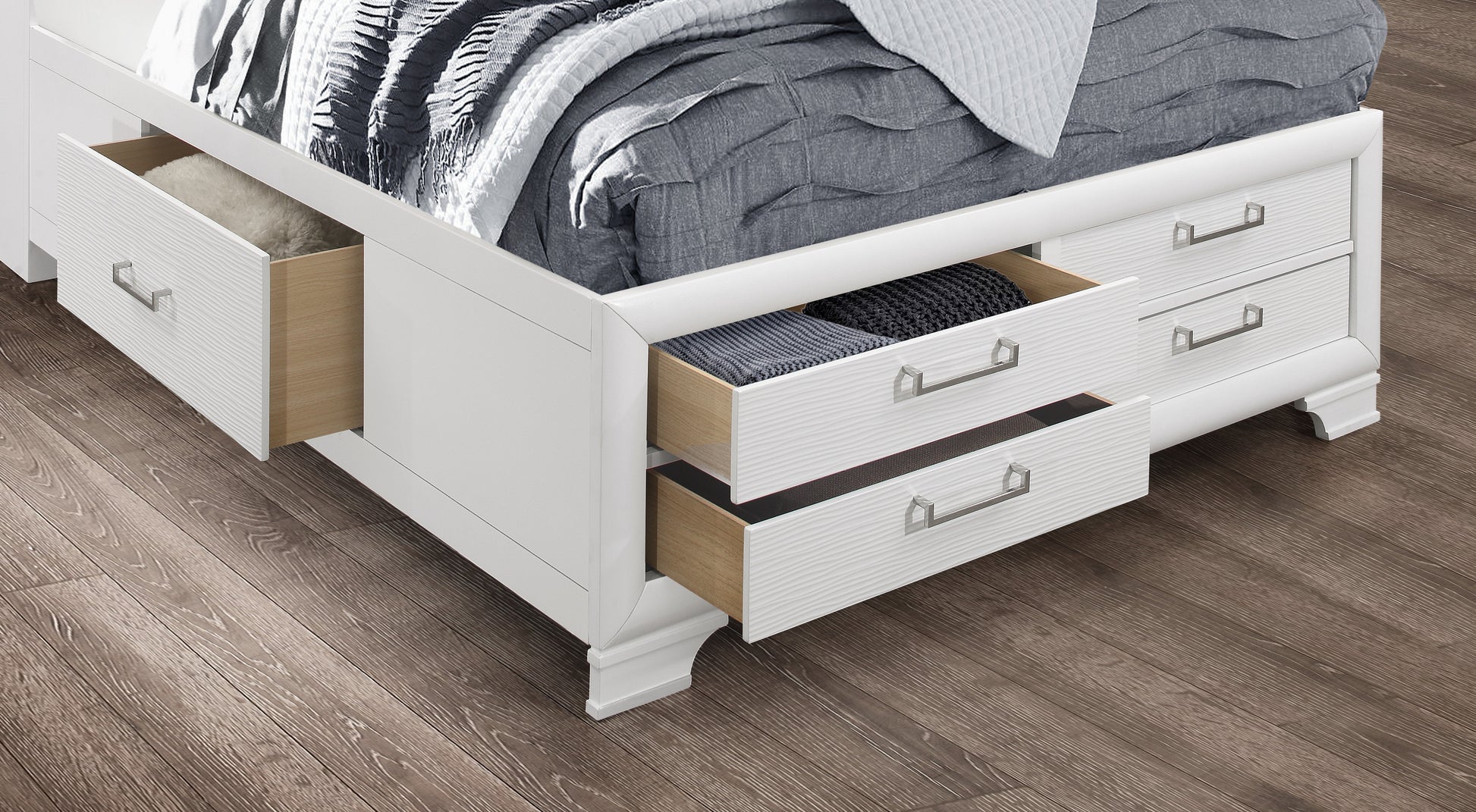 Jordyn White Bedroom Collection