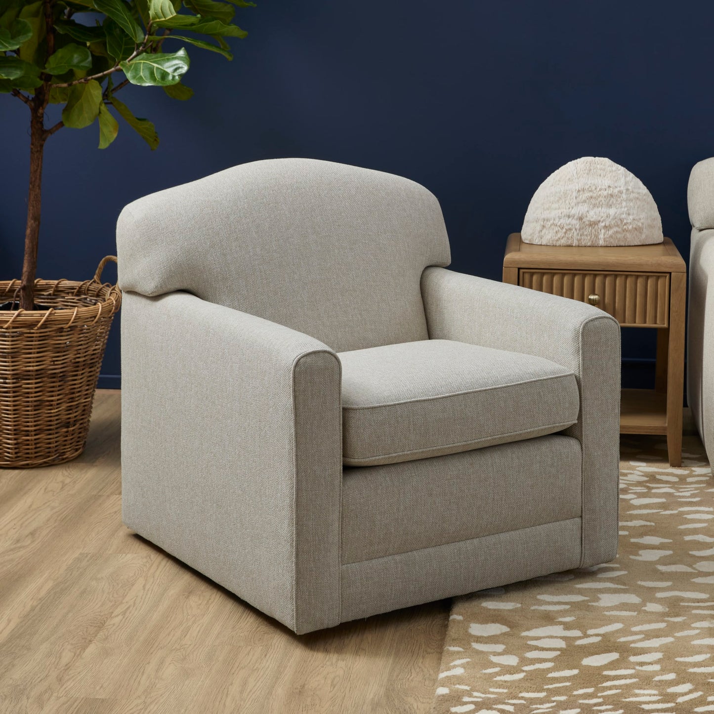 Aggie Swivel Chair