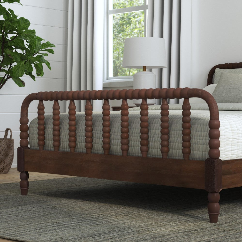Spindle Queen Bed and Two Nightstands - Brown